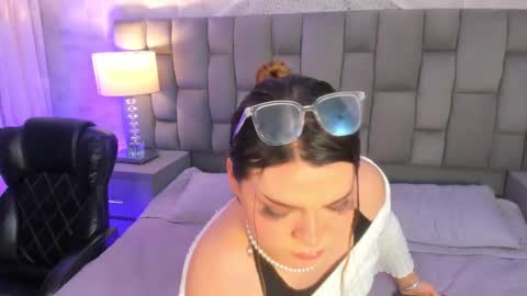 Snapshot of maxxxine_ chatting on March 16, 2026, 12:17 am Maxine Minx online show from March 16, 2026, 12:17 am
