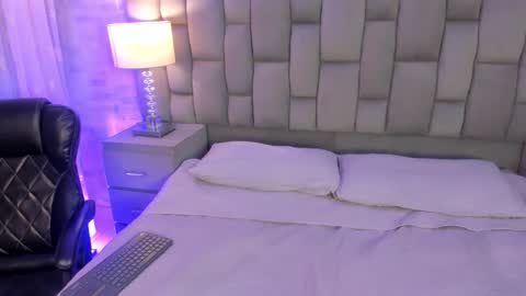Snapshot of maxxxine_ chatting on March 16, 2026, 5:44 am Maxine Minx online show from March 16, 2026, 5:44 am