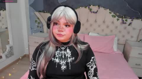 Snapshot of maxxxine_ chatting on April 5, 2026, 12:30 am Maxine Minx online show from April 5, 2026, 12:30 am