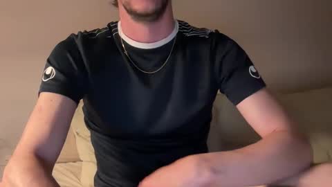 Snapshot of maxxxurbate chatting on April 28, 2026, 11:32 pm MaxXxurbate online show from April 28, 2026, 11:32 pm