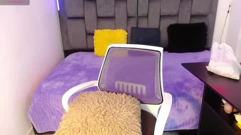 Snapshot of maxylody_69 chatting on September 14, 2025, 3:00 pm maxylody_69 online show from September 14, 2025, 3:00 pm