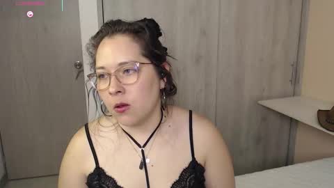 Snapshot of may_bloom chatting on October 10, 2025, 11:26 pm May online show from October 10, 2025, 11:26 pm