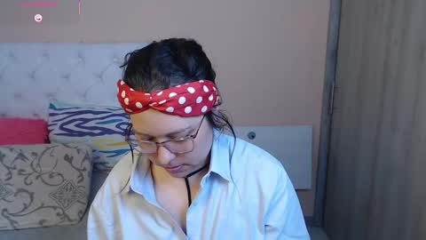 Snapshot of may_bloom chatting on November 28, 2025, 2:14 am May online show from November 28, 2025, 2:14 am