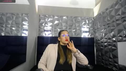 Maya online show from October 6, 2025, 10:51 pm