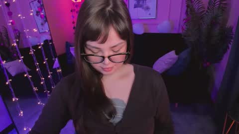 Snapshot of maya___muse chatting on February 17, 2026, 2:35 pm Maya online show from February 17, 2026, 2:35 pm