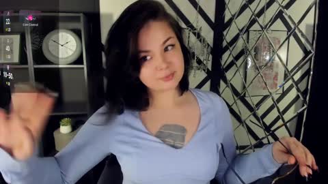 Snapshot of maya_muse chatting on December 13, 2024, 1:55 pm Woman online show from December 13, 2024, 1:55 pm