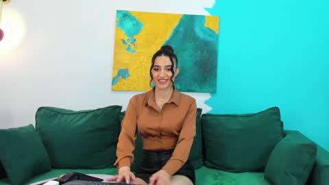 Snapshot of maya_rogerss chatting on January 27, 2025, 5:26 pm Maya online show from January 27, 2025, 5:26 pm