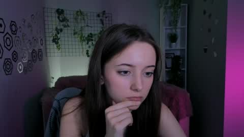 Maya online show from April 14, 2026, 12:11 pm