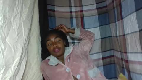 Snapshot of mayajadorelie chatting on September 22, 2025, 10:34 pm charlesia online show from September 22, 2025, 10:34 pm