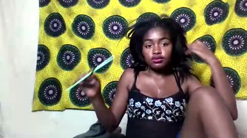 Snapshot of mayajadorelie chatting on September 29, 2025, 7:08 pm charlesia online show from September 29, 2025, 7:08 pm