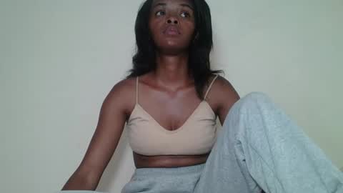 mayalabelle online show from November 7, 2025, 9:42 am