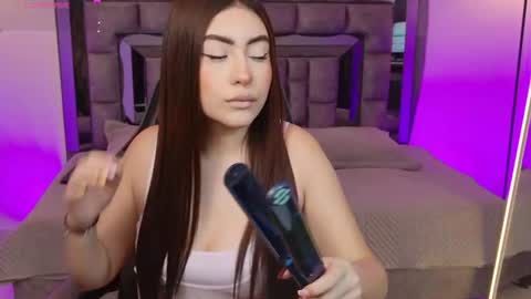 Maya Vexx online show from June 25, 2026, 3:05 pm