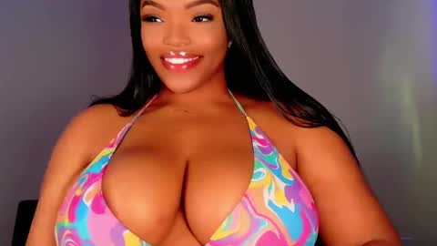 MayBabi online show from September 26, 2025, 3:38 pm