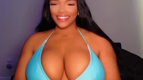 MayBabi online show from May 19, 2026, 12:11 pm