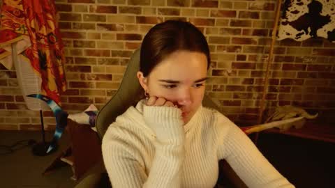 Snapshot of maybloom_ chatting on November 12, 2025, 5:19 am maybloom_ online show from November 12, 2025, 5:19 am