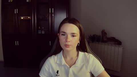 Snapshot of maybloom_ chatting on November 14, 2025, 12:26 pm maybloom_ online show from November 14, 2025, 12:26 pm