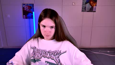 Snapshot of maybloom_ chatting on November 26, 2025, 1:12 pm maybloom_ online show from November 26, 2025, 1:12 pm