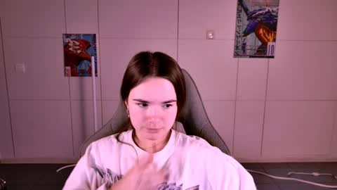 Snapshot of maybloom_ chatting on November 27, 2025, 5:20 am maybloom_ online show from November 27, 2025, 5:20 am