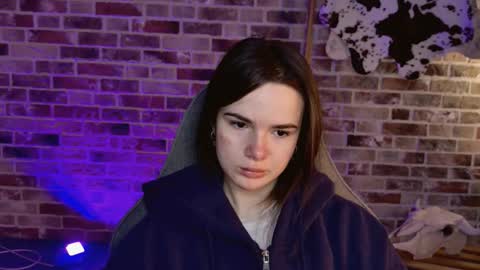 Snapshot of maybloom_ chatting on February 4, 2026, 6:08 am maybloom_ online show from February 4, 2026, 6:08 am