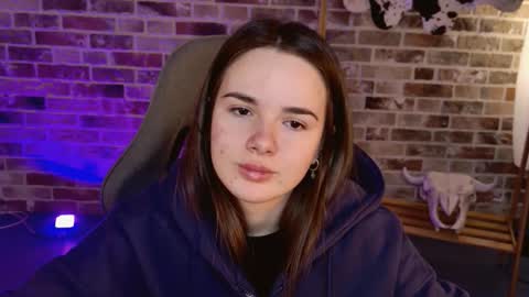 Snapshot of maybloom_ chatting on February 10, 2026, 8:07 am maybloom_ online show from February 10, 2026, 8:07 am