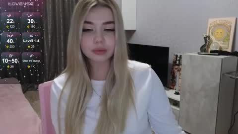 Snapshot of maymallorie chatting on February 2, 2025, 3:07 pm may online show from February 2, 2025, 3:07 pm