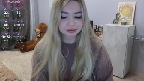 Snapshot of maymallorie chatting on February 16, 2025, 4:20 am may online show from February 16, 2025, 4:20 am