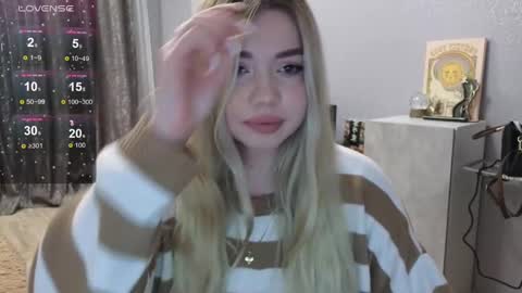 Snapshot of maymallorie chatting on February 26, 2025, 2:15 am may online show from February 26, 2025, 2:15 am