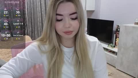 Snapshot of maymallorie chatting on February 27, 2025, 12:54 am may online show from February 27, 2025, 12:54 am