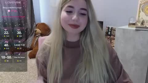 Snapshot of maymallorie chatting on March 2, 2025, 8:05 am may online show from March 2, 2025, 8:05 am