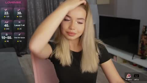 Snapshot of maymallorie chatting on October 28, 2025, 12:03 am may online show from October 28, 2025, 12:03 am