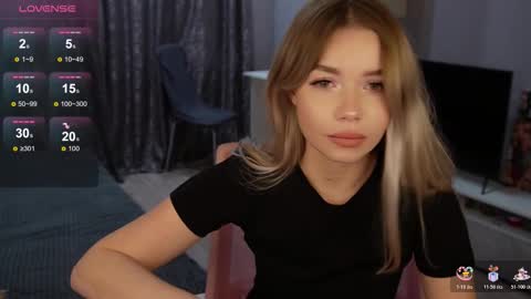 Snapshot of maymallorie chatting on November 2, 2025, 9:28 pm may online show from November 2, 2025, 9:28 pm