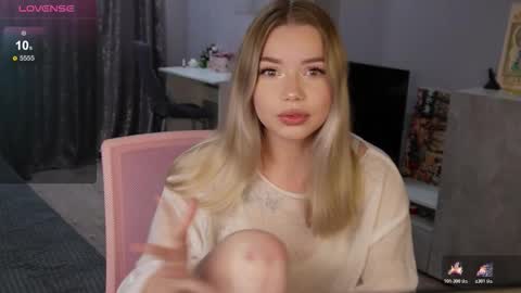 Snapshot of maymallorie chatting on November 4, 2025, 1:27 am may online show from November 4, 2025, 1:27 am