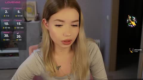 Snapshot of maymallorie chatting on November 9, 2025, 8:18 pm may online show from November 9, 2025, 8:18 pm