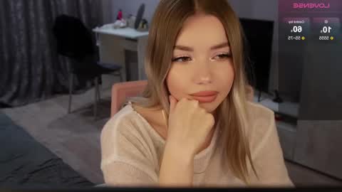 Snapshot of maymallorie chatting on November 17, 2025, 1:33 am may online show from November 17, 2025, 1:33 am