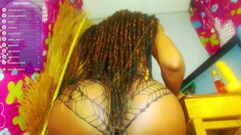 Snapshot of mayo_771804 chatting on December 21, 2024, 10:17 am Karol black18 online show from December 21, 2024, 10:17 am