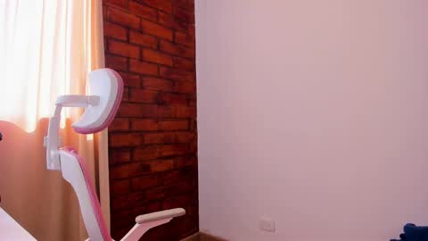 Snapshot of mayproject2 chatting on March 8, 2025, 2:30 pm may online show from March 8, 2025, 2:30 pm