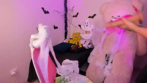 Snapshot of mayproject2 chatting on October 19, 2025, 8:20 pm may online show from October 19, 2025, 8:20 pm