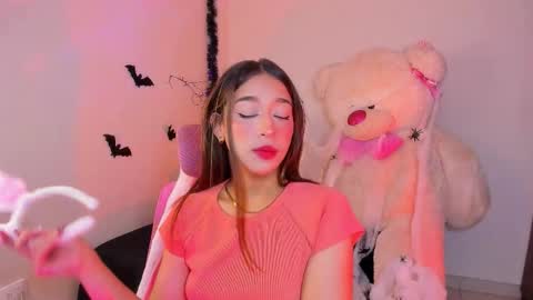 Snapshot of mayproject2 chatting on October 31, 2025, 9:05 pm may online show from October 31, 2025, 9:05 pm