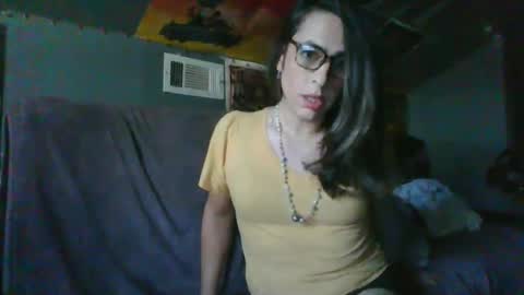 Snapshot of mayra_mayhem chatting on October 17, 2025, 8:11 pm diana doll online show from October 17, 2025, 8:11 pm
