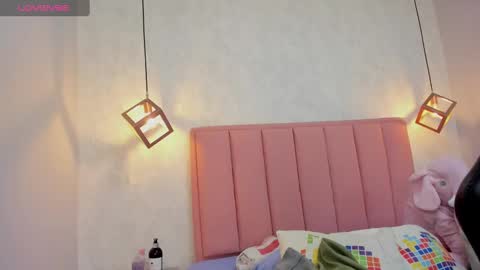 Snapshot of mayroberts chatting on February 10, 2025, 12:18 pm MAY online show from February 10, 2025, 12:18 pm