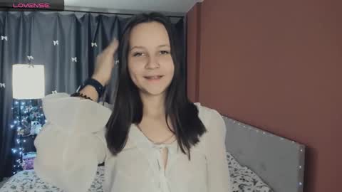 May online show from December 19, 2025, 6:48 pm