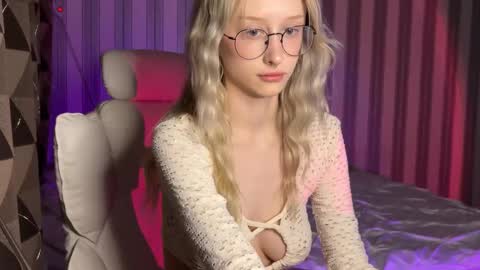 mayvi_cold online show from March 10, 2025, 10:02 pm