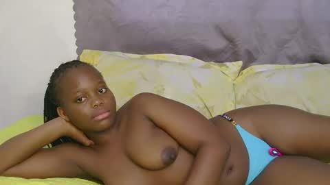 mazel_quincy online show from September 24, 2025, 8:06 am