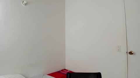 Snapshot of mazikeen_18 chatting on February 9, 2026, 1:26 pm mazikeen_18 online show from February 9, 2026, 1:26 pm