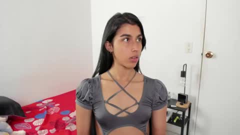 mazikeen_18 online show from May 7, 2026, 1:49 pm