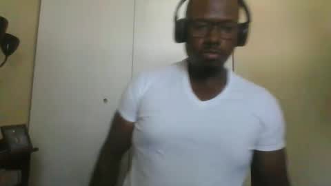 Mark online show from September 18, 2025, 7:05 pm