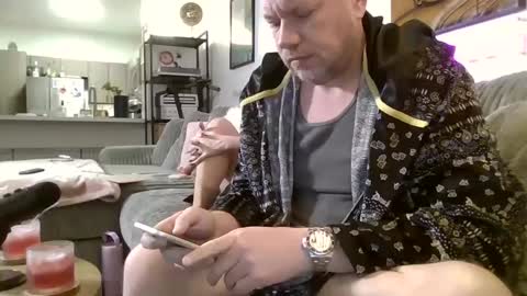 Snapshot of me2283 chatting on March 3, 2025, 2:04 am me2283 online show from March 3, 2025, 2:04 am