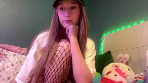 meadowmoon3 online show from April 23, 2026, 9:52 am