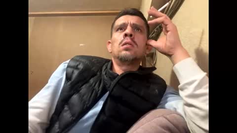 Snapshot of mecera83 chatting on October 9, 2025, 10:24 am mecera83 online show from October 9, 2025, 10:24 am