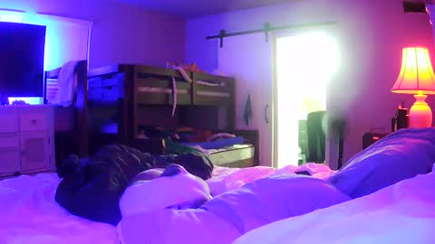 mecrago online show from December 18, 2025, 10:10 am